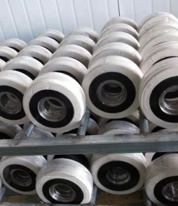 Comparison of material properties between polyurethane wheels and rubber wheels